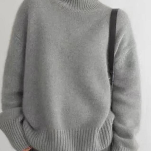 Sydney Women’s Cashmere Turtleneck Jumper – Oversized Soft Luxury Knit Sweater