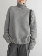 Lynn Women’s Wool Turtleneck Sweater – Soft Warm Knit Jumper for Elegant Winter Style