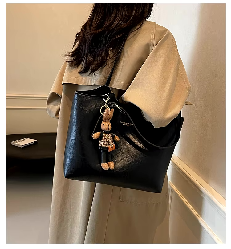 Emma Women’s Tote Bag – Vintage Vegan Leather Shoulder Bag with Spacious Design