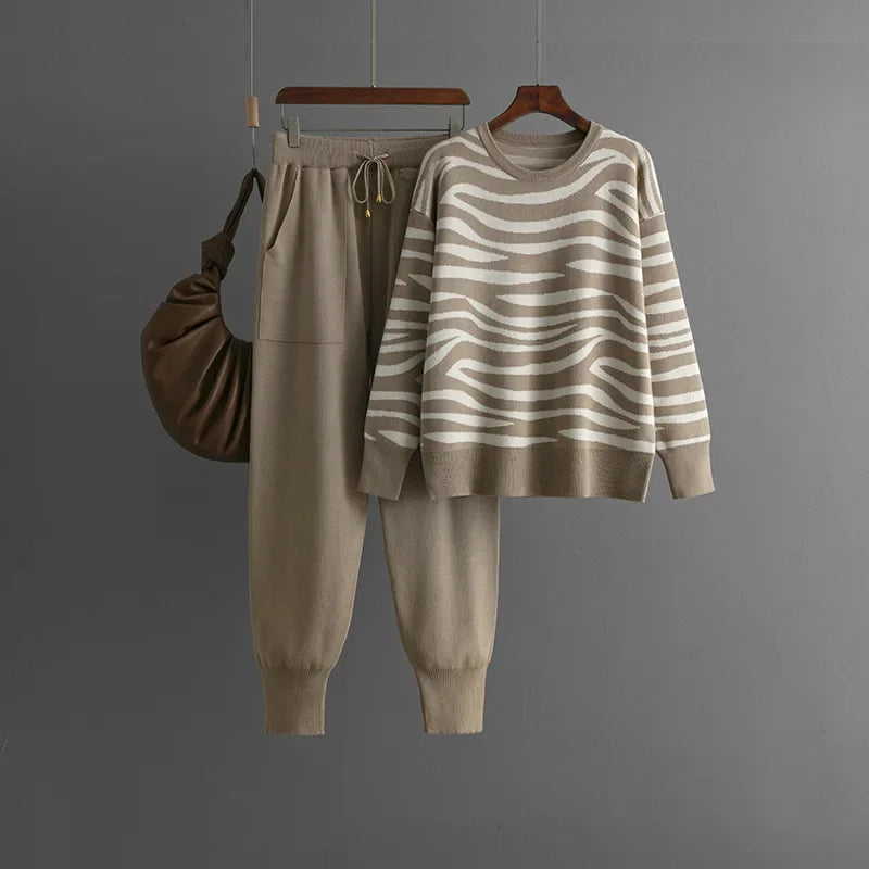 Delaney Women’s Cashmere Lounge Set – Soft Zebra Print Knit Co-Ord with Slim Fit