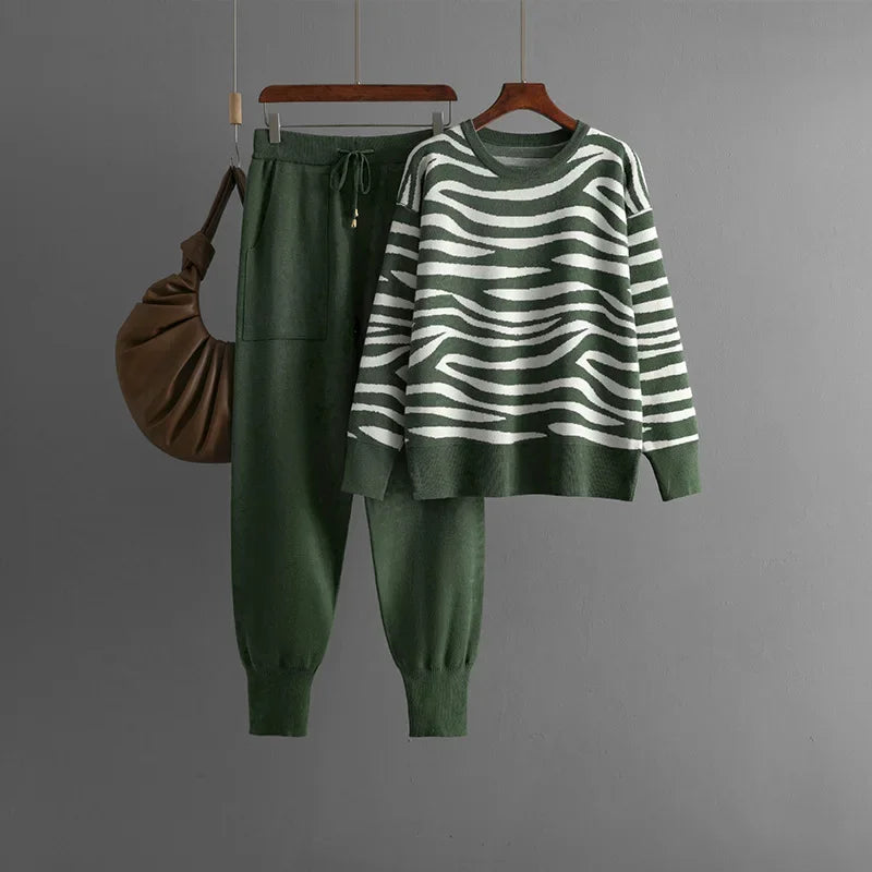Delaney Women’s Cashmere Lounge Set – Soft Zebra Print Knit Co-Ord with Slim Fit