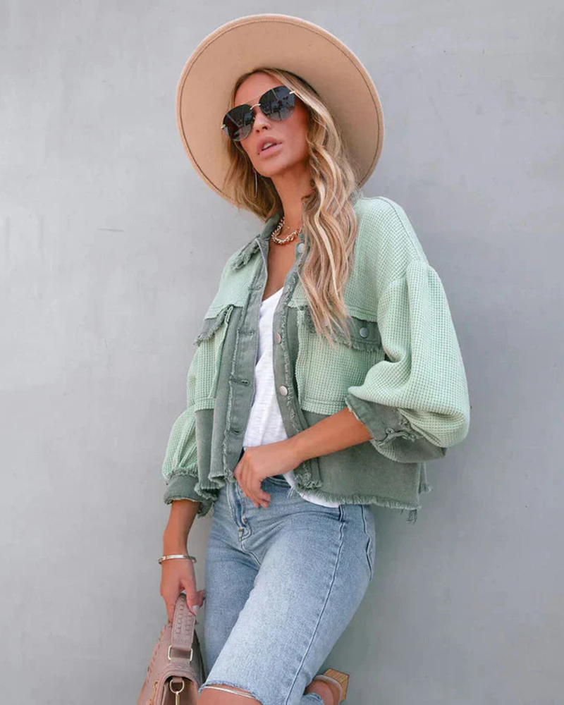 Mia Women's Cropped Denim Jacket – Fitted Style with Frayed Hem & Button Closure
