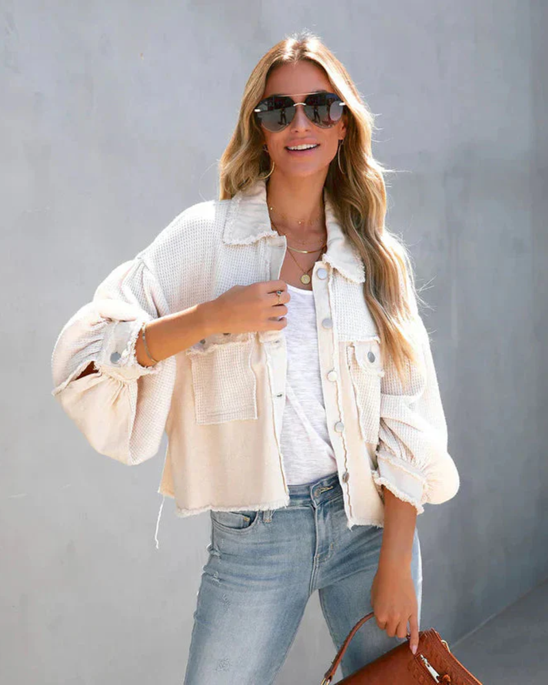 Mia Women's Cropped Denim Jacket – Fitted Style with Frayed Hem & Button Closure